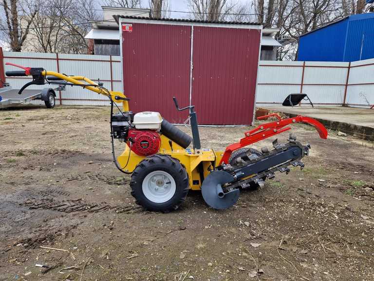 Mak45 láncos árokásó gép 