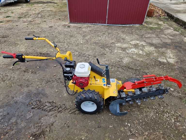 Mak45 láncos árokásó gép 