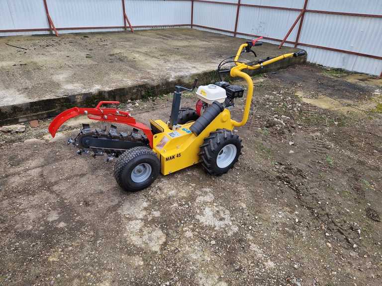 Mak45 láncos árokásó gép 