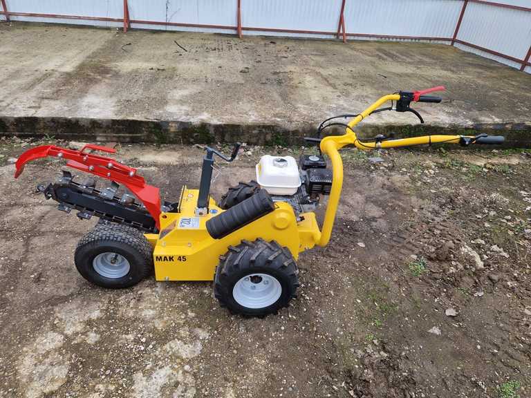Mak45 láncos árokásó gép 